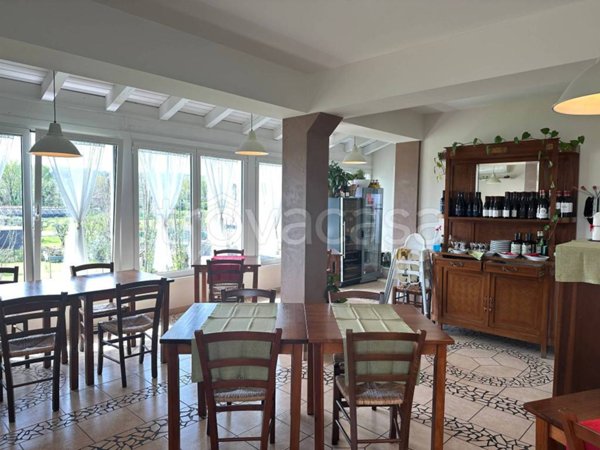 negozio in vendita a Manerba del Garda in zona Solarolo