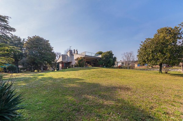 casa indipendente in vendita a Manerba del Garda