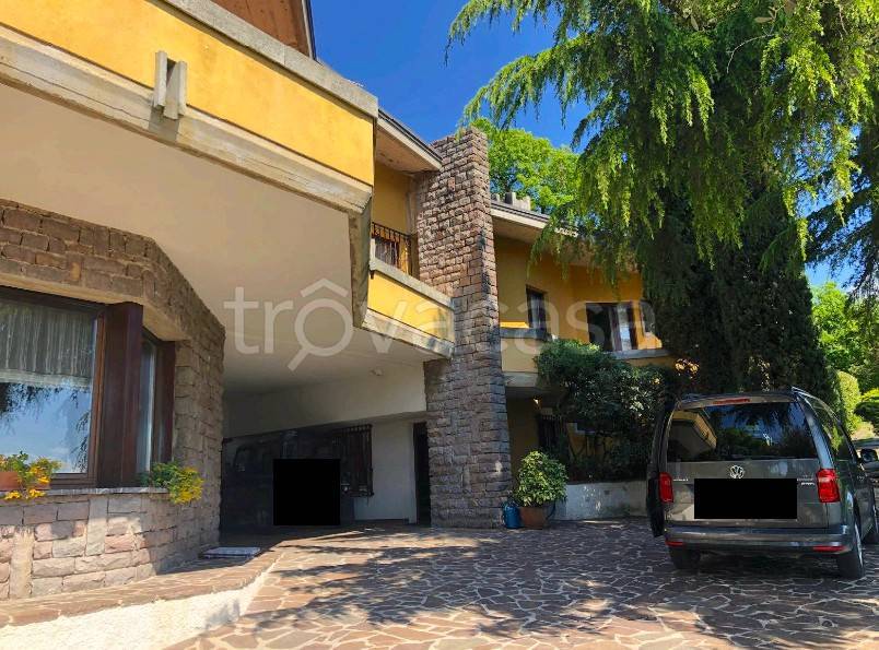 casa indipendente in vendita a Manerba del Garda