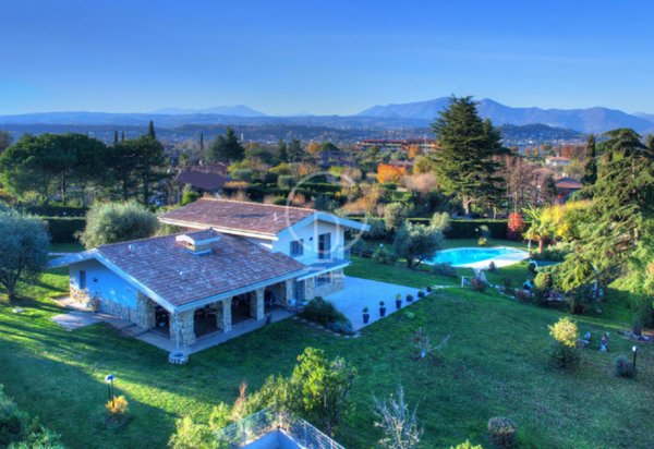 casa indipendente in vendita a Manerba del Garda