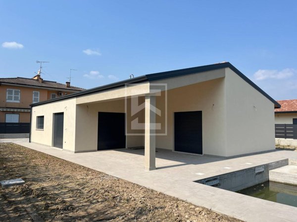 casa indipendente in vendita a Manerba del Garda