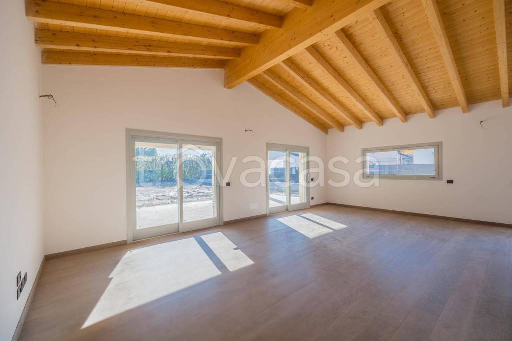 casa indipendente in vendita a Manerba del Garda