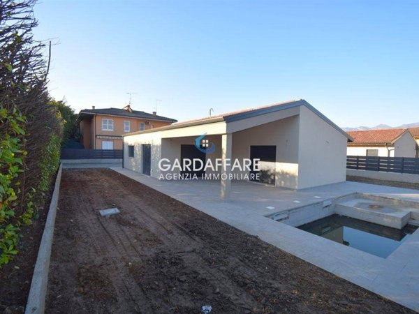 casa indipendente in vendita a Manerba del Garda