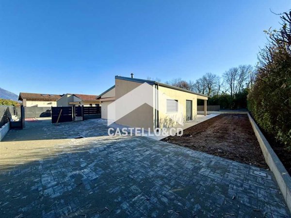 casa indipendente in vendita a Manerba del Garda