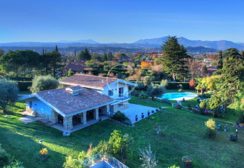 casa indipendente in vendita a Manerba del Garda