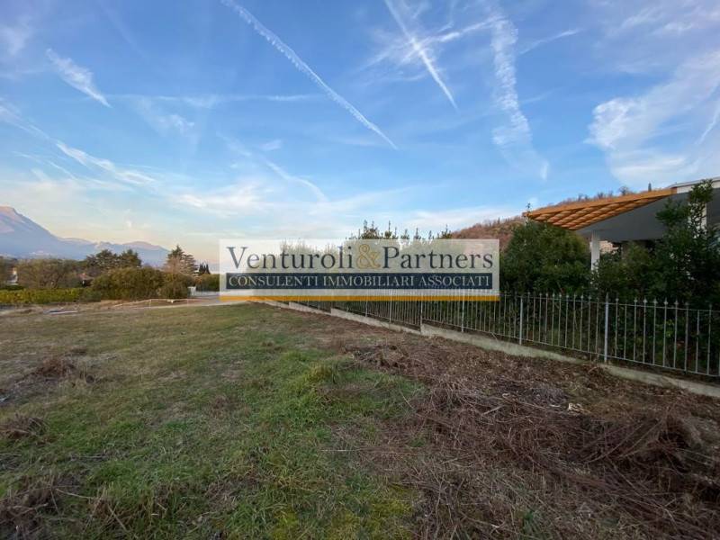 casa indipendente in vendita a Manerba del Garda