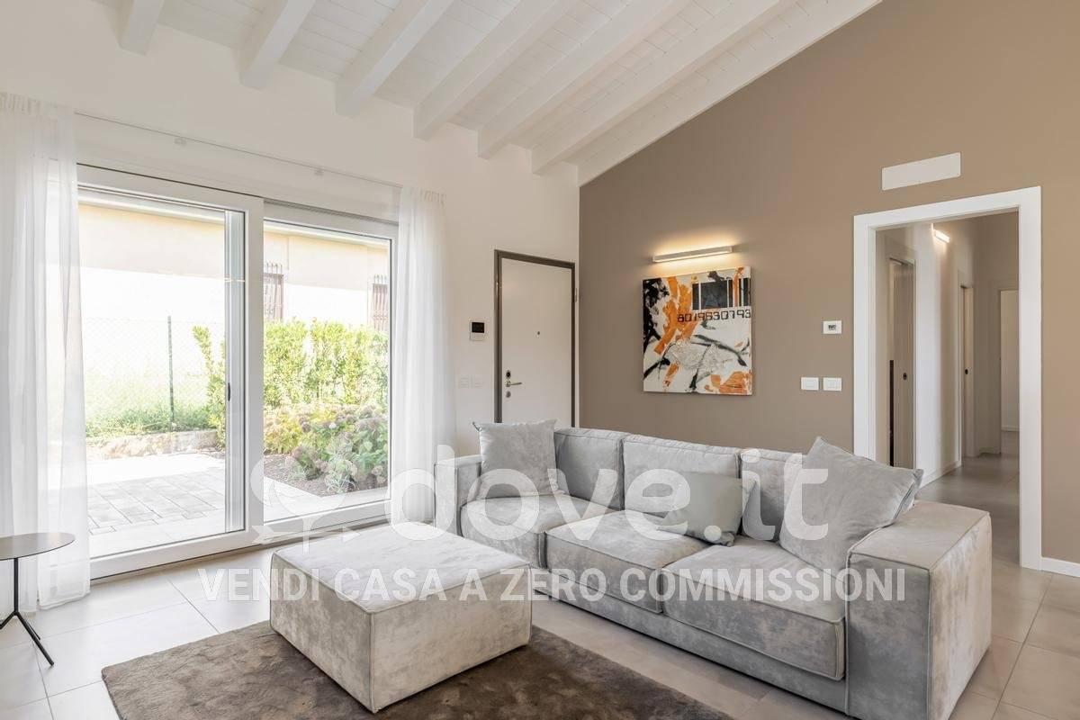 casa indipendente in vendita a Manerba del Garda