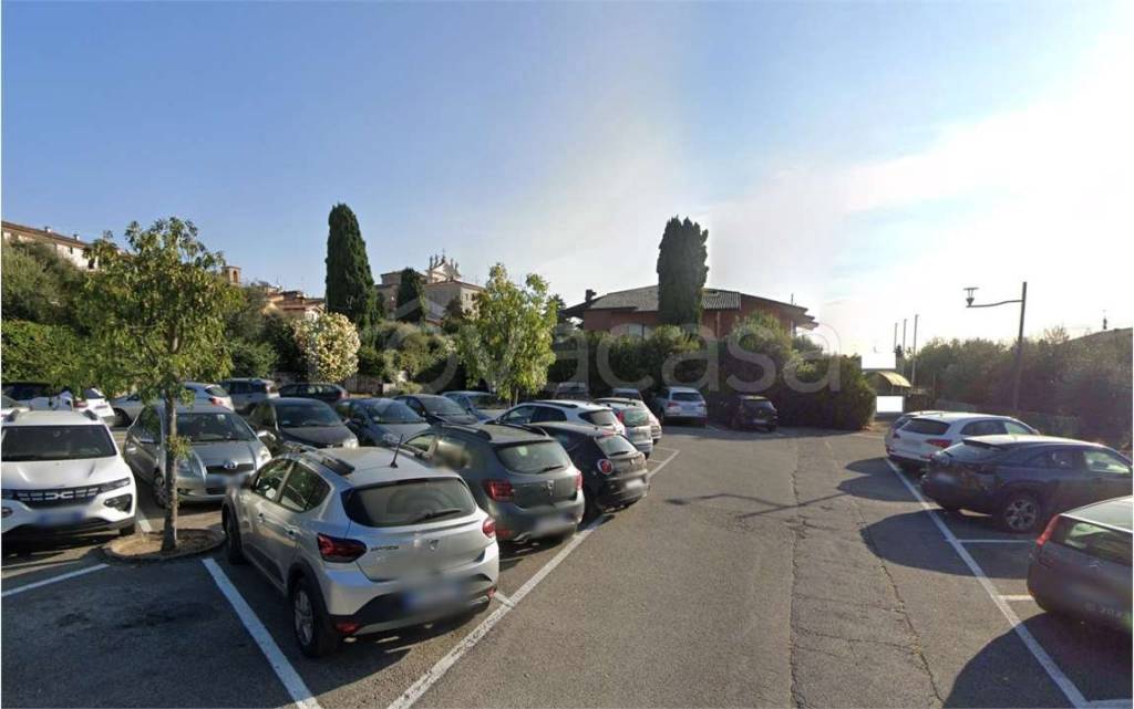 negozio in vendita a Manerba del Garda in zona Solarolo
