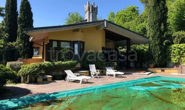 casa indipendente in vendita a Manerba del Garda