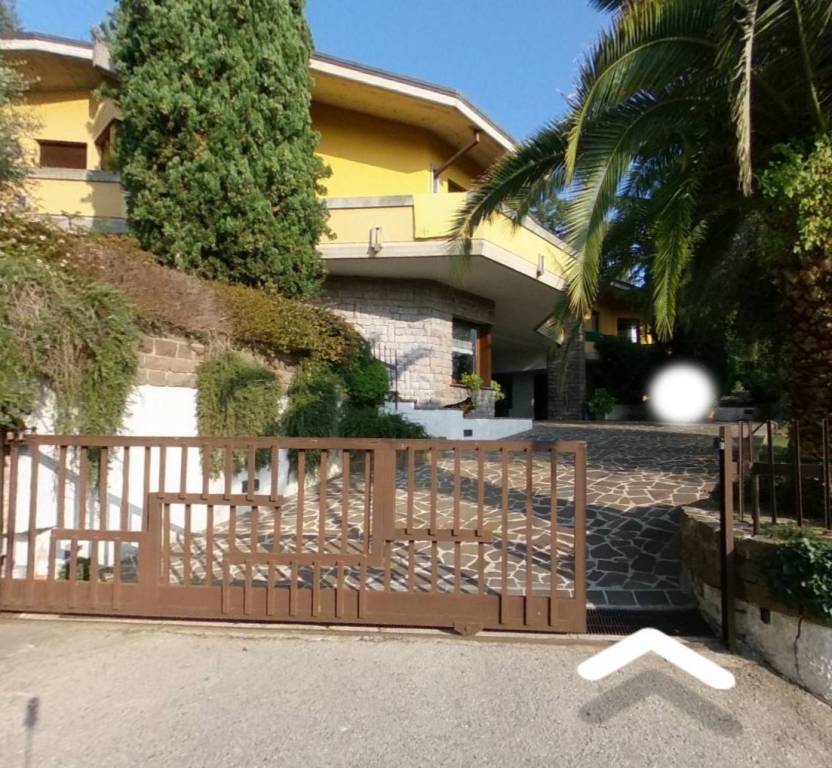 casa indipendente in vendita a Manerba del Garda