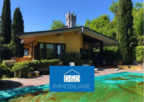 casa indipendente in vendita a Manerba del Garda