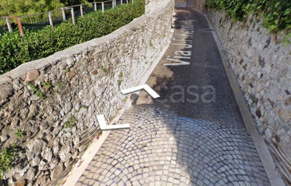 negozio in vendita a Manerba del Garda in zona Solarolo