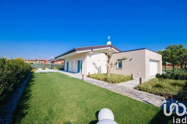 casa indipendente in vendita a Manerba del Garda