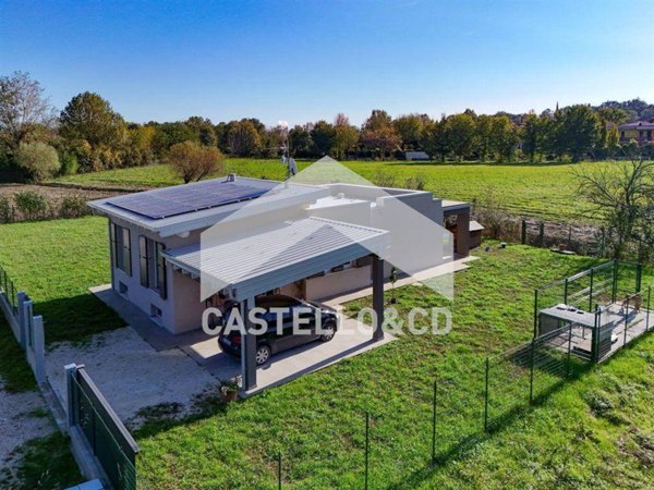 casa indipendente in vendita a Manerba del Garda in zona Balbiana