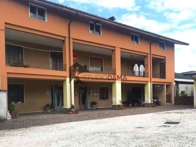 casa indipendente in vendita a Manerba del Garda