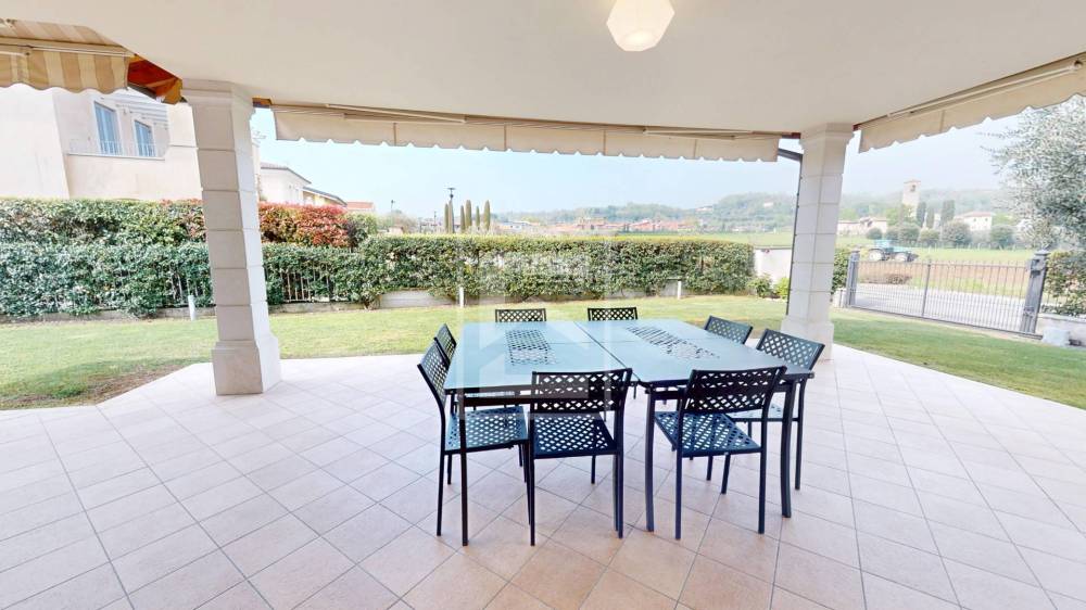 casa indipendente in vendita a Manerba del Garda in zona Pieve Vecchia