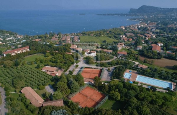 negozio in vendita a Manerba del Garda in zona Montinelle