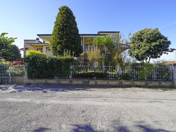 appartamento in vendita a Manerba del Garda in zona Crociale