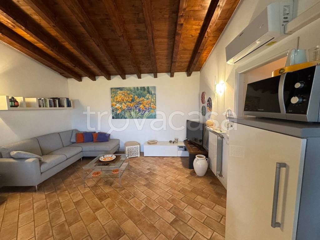 appartamento in vendita a Manerba del Garda in zona Solarolo