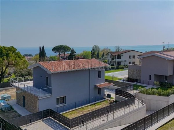 casa indipendente in vendita a Manerba del Garda