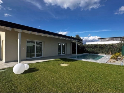 casa indipendente in vendita a Manerba del Garda