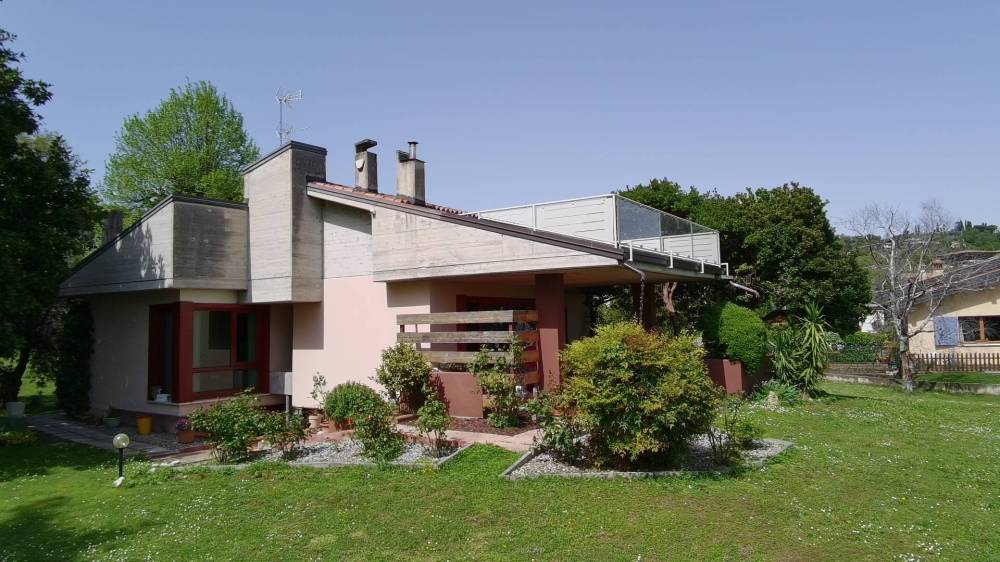 casa indipendente in vendita a Manerba del Garda