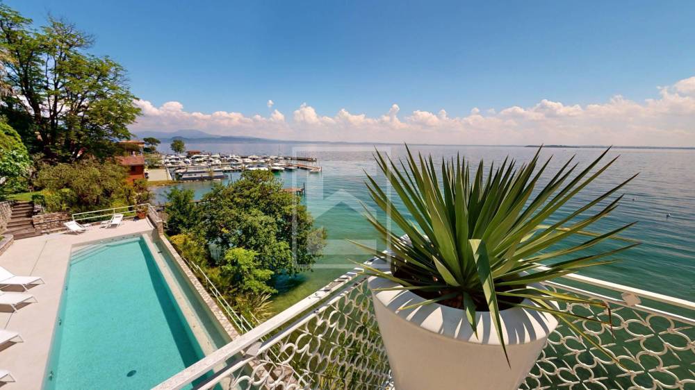 casa indipendente in vendita a Manerba del Garda in zona Solarolo