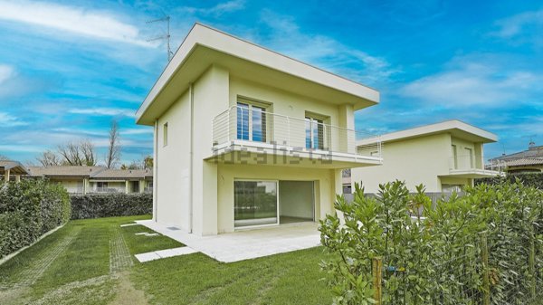 casa indipendente in vendita a Manerba del Garda