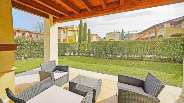 casa indipendente in vendita a Manerba del Garda