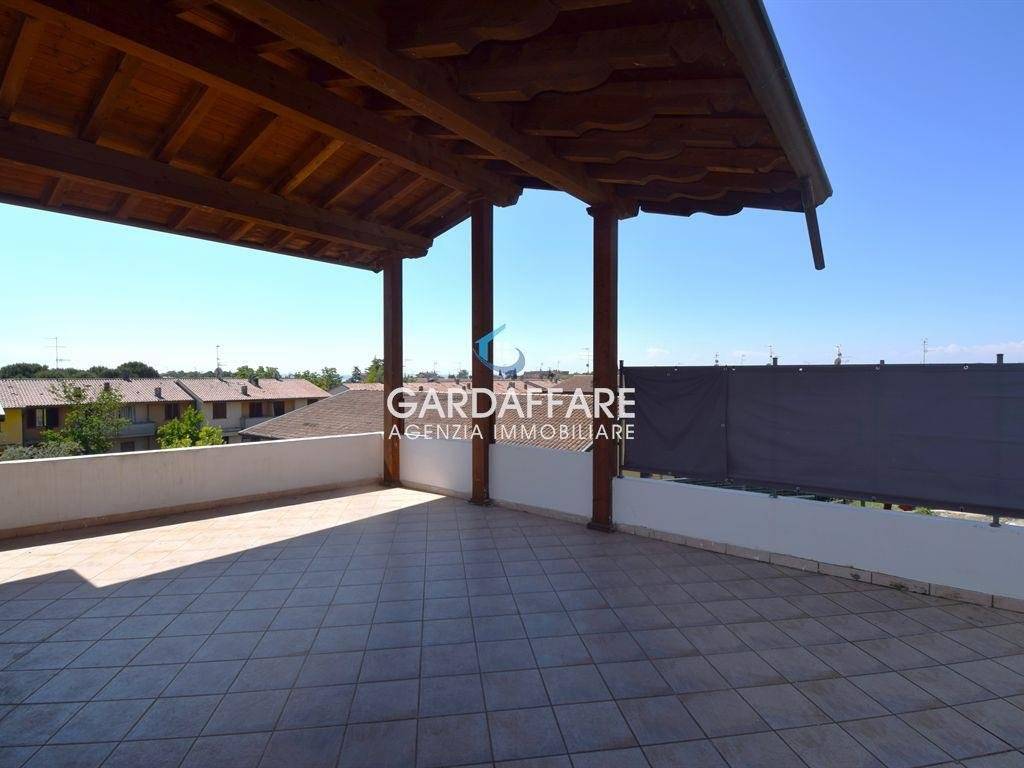 appartamento in vendita a Manerba del Garda in zona Solarolo