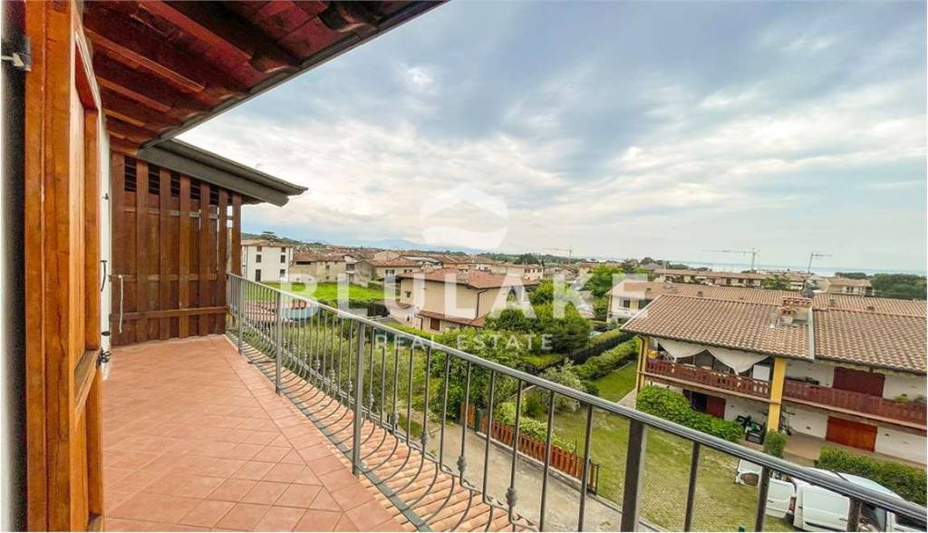 appartamento in vendita a Manerba del Garda in zona Solarolo