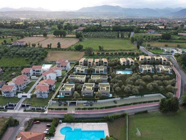 casa indipendente in vendita a Manerba del Garda in zona Gardoncino