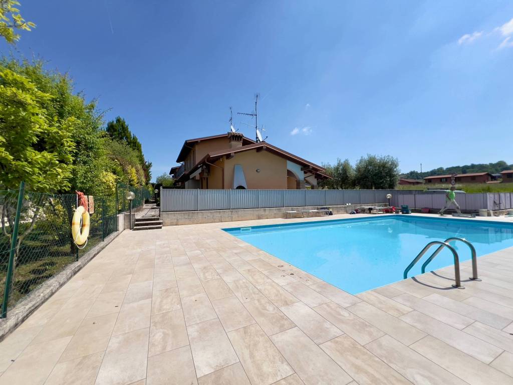 appartamento in vendita a Manerba del Garda in zona Montinelle