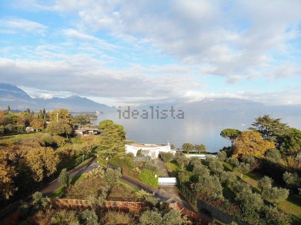 casa indipendente in vendita a Manerba del Garda in zona Solarolo