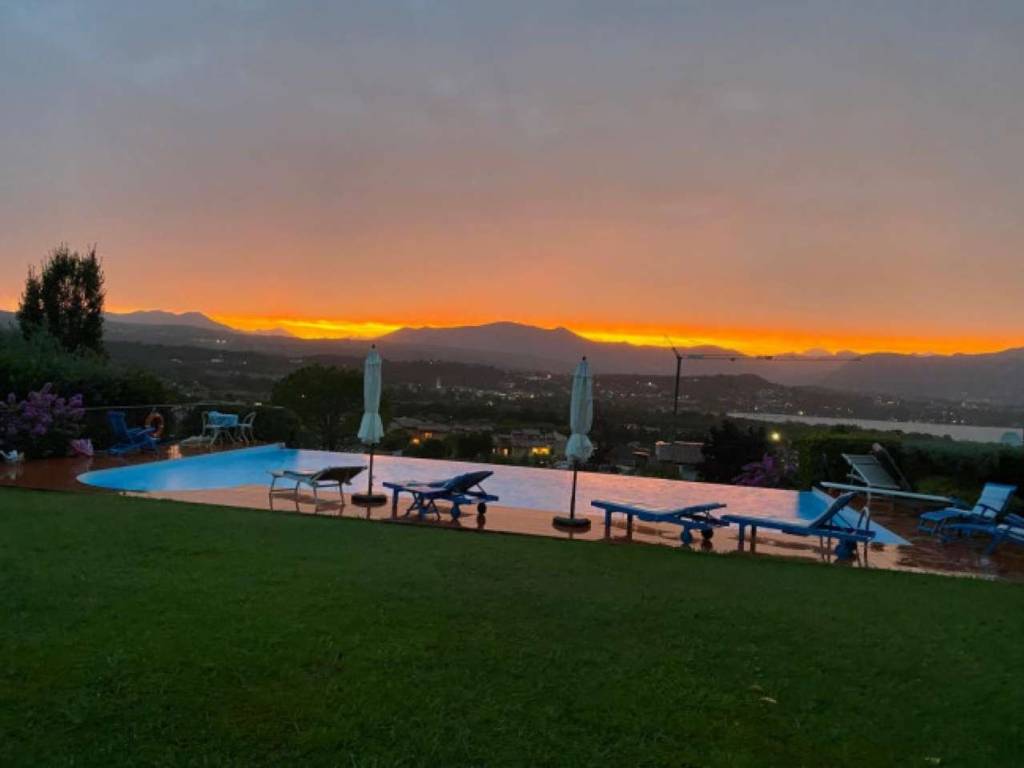casa indipendente in vendita a Manerba del Garda