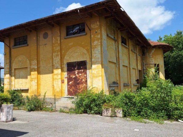 negozio in vendita a Manerba del Garda in zona Crociale