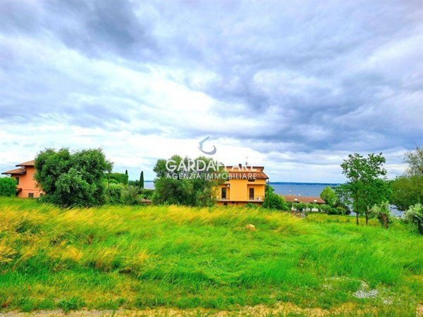 terreno edificabile in vendita a Manerba del Garda in zona Montinelle