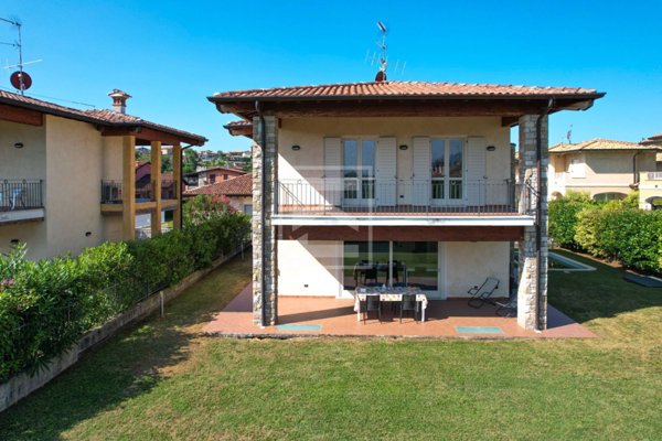 casa indipendente in vendita a Manerba del Garda