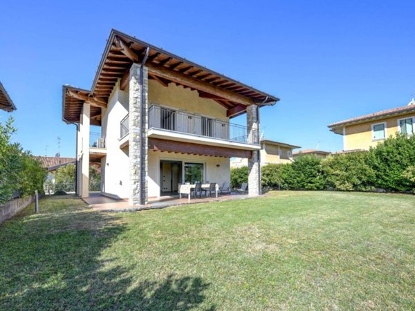 casa indipendente in vendita a Manerba del Garda