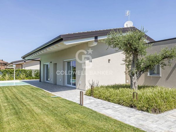 casa indipendente in vendita a Manerba del Garda in zona Balbiana