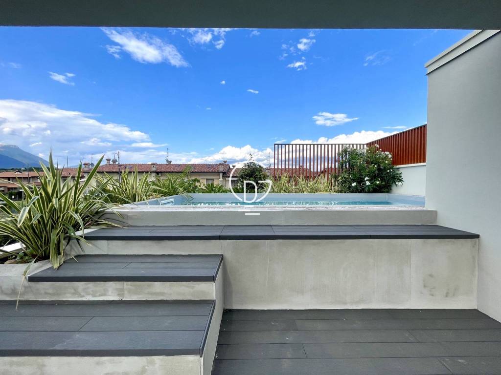 casa indipendente in vendita a Manerba del Garda in zona Crociale