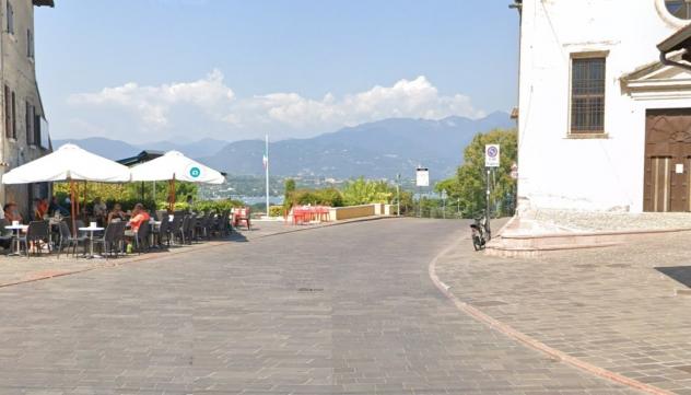 appartamento in vendita a Manerba del Garda in zona Solarolo