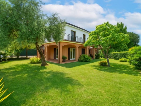 casa indipendente in vendita a Manerba del Garda