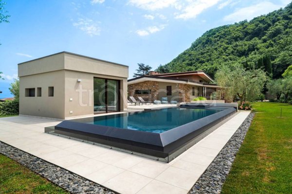 casa indipendente in vendita a Manerba del Garda