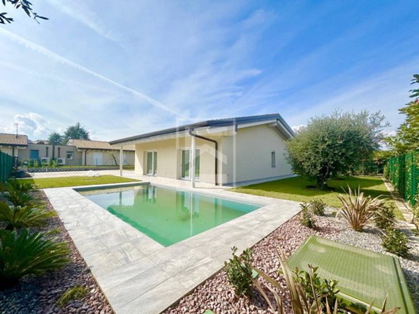 casa indipendente in vendita a Manerba del Garda