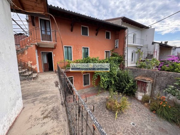 casa indipendente in vendita a Manerba del Garda in zona Montinelle