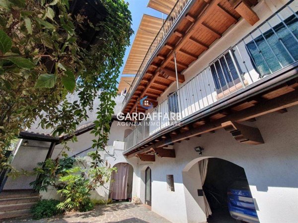 casa indipendente in vendita a Manerba del Garda in zona Montinelle