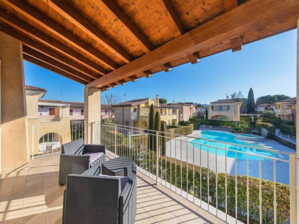 casa indipendente in vendita a Manerba del Garda in zona Pieve Vecchia