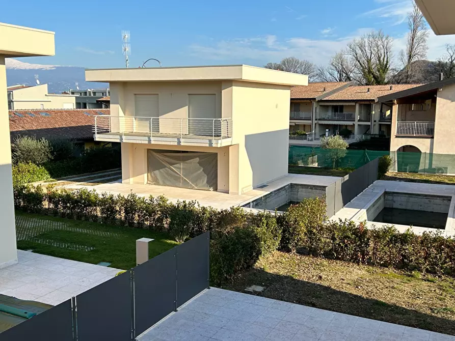 casa indipendente in vendita a Manerba del Garda in zona Pieve Vecchia
