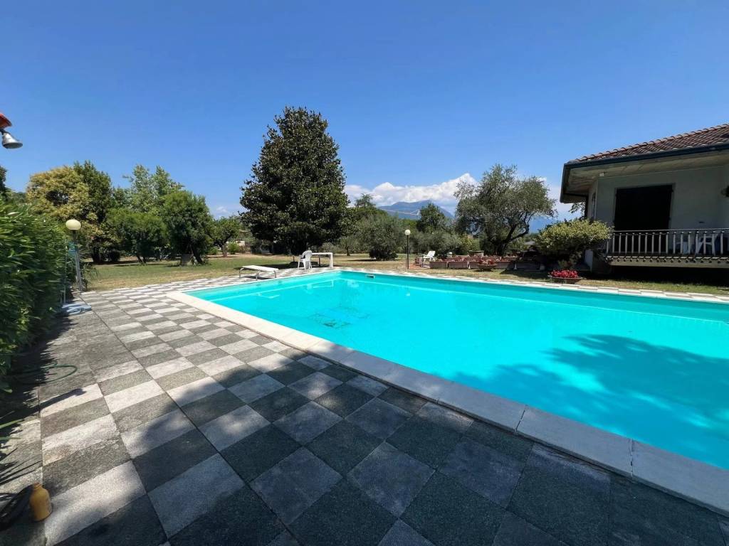 casa indipendente in vendita a Manerba del Garda in zona Crociale